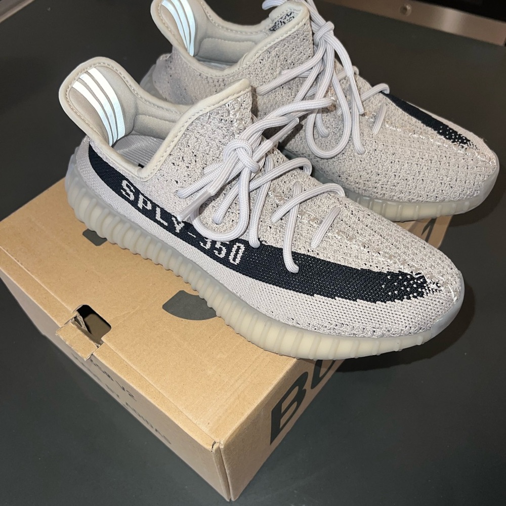 Adidas Yeezy Boost 350 V2 Sneakers